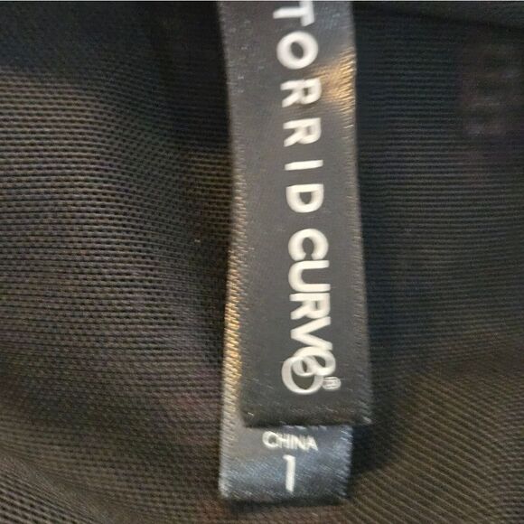 Torrid Curves Black Floral Ruched Mini Dress Plus Size - Picture 6 of 7